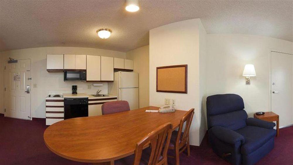 Mainstay Suites Emporia Esterno foto